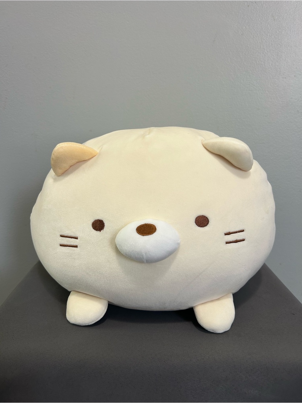 SumikkoGurashi Neko Cream Cat Super Cushion Mochi Pillow Japan HTF Collectible